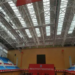 إطار فضائي جاهز الصنع ملعب رياضي داخلي صالة صالة بناء الصلب الجمالون سقف صالة للألعاب الرياضية غطاء