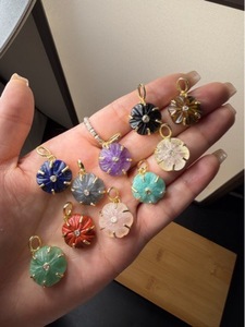 Collier exquis en cuivre de style punk, orné de fleurs en pierres précieuses colorées en 3D, idéal pour les filles avec une jupe - Product Image 4