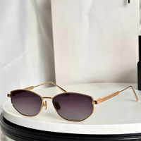 Lunettes de soleil unisexes tendance de marque de luxe, monture carrée en métal, dégradé, protection UV complète, beige, orange, bleu clair, or