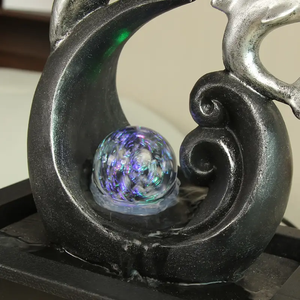 Fontaine de dauphin en cristal de résine rotative |   Cascade de bureau apaisante et écologique pour la décoration de la maison et du bureau, lumière LED Zen - Product Image 3