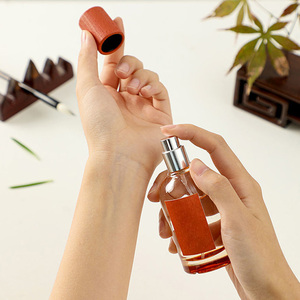 Tapa de corona de tapa de madera colorida de alta calidad de Vietnam WeWood para botellas de perfume - Product Image 5