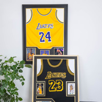 Cadre encastré noir pour maillot de sport en gros, avec passe-partout noir et plaque nominative à 3 emplacements, pour objets de collection sportifs, MOQ flexible, direct usine
