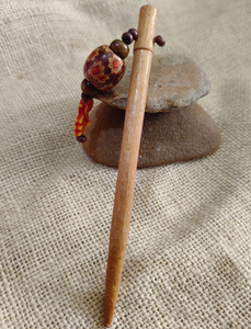 Pinza para el pelo de madera premium hecha a mano con textura de grano natural para peinados étnicos y modernos - Product Image 5