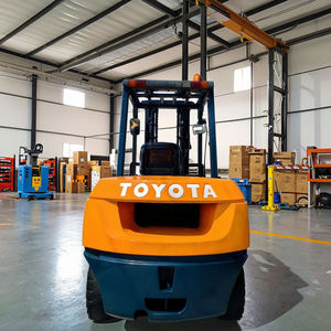 Utilizado para carretilla elevadora diésel de 5 toneladas, de 1520mm longitud de horquilla, neumáticos sólidos de bajo perfil de 3m, operación de asiento de mástil de dos etapas - Product Image 2