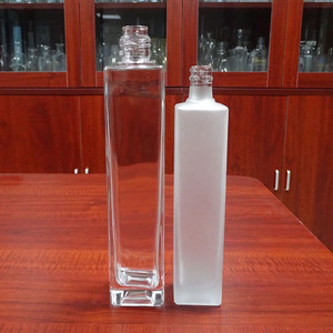 Huile d'olive givrée blanche carrée claire et vide <span class=keywords><strong>25cl</strong></span> bouteilles en <span class=keywords><strong>verre</strong></span> 250 ML d'huile - Product Image 1