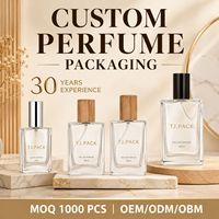 Flacon de parfum de 50 ml avec boîte, flacon rectangulaire transparent et bouchon noir pour l'emballage et la présentation de la marque