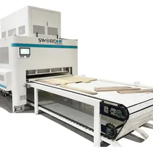 Compositeur de machine de presse à chaud de dégauchisseuse de panneaux de bois à haute fréquence