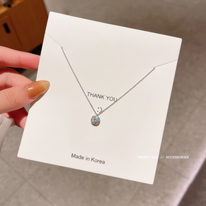 Collana Didier Dubot da donna con temperamento semplice in acciaio al titanio nuovo motivo a diamanti quadrati in zircone dalla corea stile Dongdaemun - Product Image 1