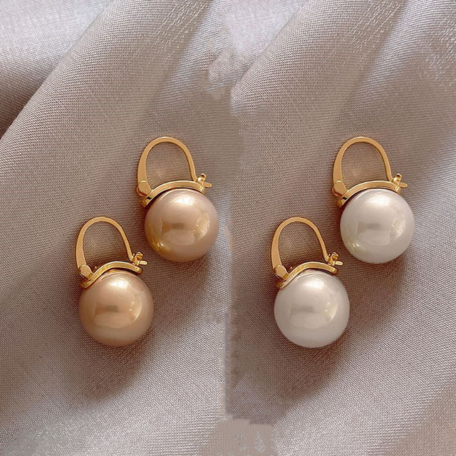 Retro Pearl Earrings Simple and Versatile Ear Buckles Korean Edition Ear Studs Fashion Earrings