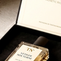 Boîte à parfum rigide noire de luxe sur mesure, style livre, avec insert magnétique, présentation pour emballage de parfum personnalisé