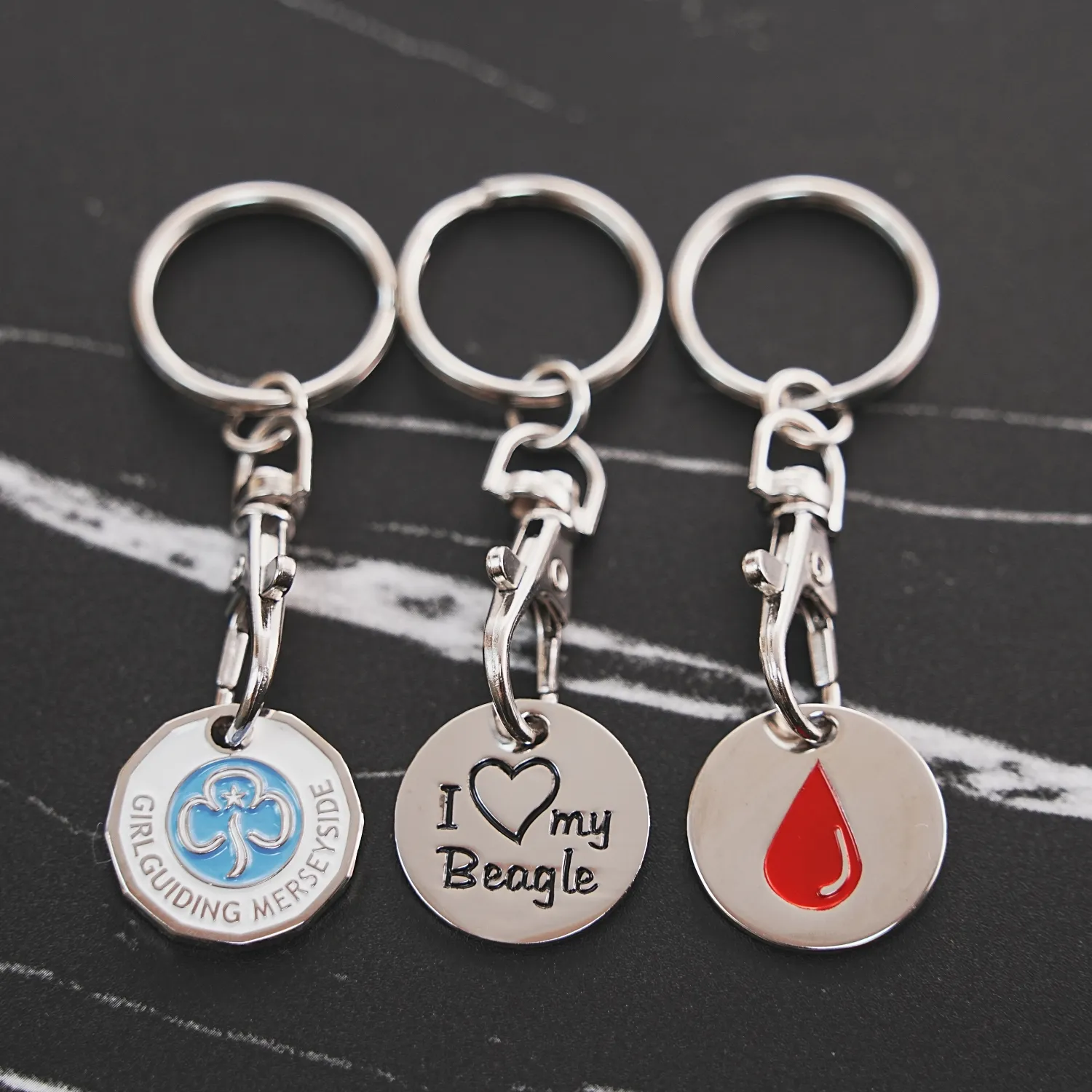 Nhà Sản Xuất Khuyến Mại Miễn Phí Thiết Kế Giỏ Mua Hàng Kim Loại Token Xe Đẩy Đồng Xu Chủ Keychain Với Logo Cho Bán