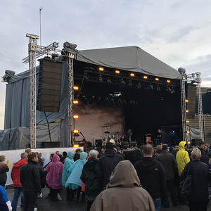 Venta caliente de fábrica Atril curvo Rectangular Atril de aluminio Truss Podium Truss Display para evento Show - Product Image 1