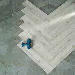 越南陶瓷柚木地板瓷砖瓷砖楼梯陶瓷地板