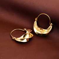 Anting-anting Huggie Bentuk Bunga Emas Berlapis Kuningan Klasik Afrika Desain Baru untuk Wanita - Hadiah Pernikahan & Pesta Bersertifikat Pihak Ketiga