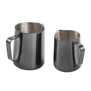 Pichet à mousse de lait en acier inoxydable 10oz, design minimaliste, accessoire durable pour le café et le thé - Product Image 6