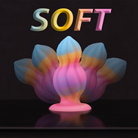 Plug anal lumineux à changement de couleur avec perle de traction pour masturbation par l'entrée arrière - Jouet pour adultes pour femmes, plaisir anal, luminescence nocturne