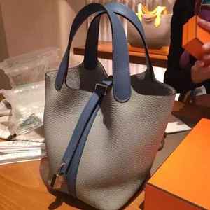 Fabricant de cuir synthétique PU souple de haute qualité, <span class=keywords><strong>tissu</strong></span> en cuir imperméable, résistant à l'usure et anti-moisissure pour sacs à main et bagages - Product Image 2