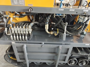 ZDSJ-350C 크롤러 장착 다기능 물 우물 드릴링 장비 공기 압축기가있는 DTH 드릴링 - Product Image 6