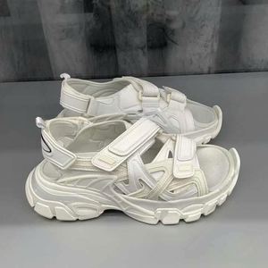 2025 Luxury Designer Flat slippers Fashionable Women's Outdoor Breathable <b>Sandals</b> Walking Casual Shoes <b>Sandals</b> Top Quality - Product Image 3
