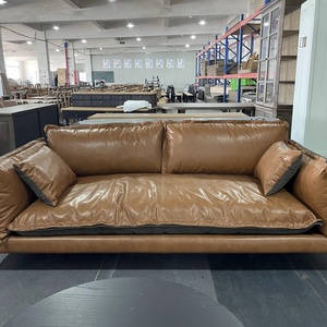 Sofá de Lujo de Diseño Italiano en Cuero de Alta Calidad, 3 Plazas, Base de Metal - Product Image 2