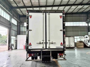 ISUZU KV600 Heavy-Duty Diesel Cold Chain Transport Thermo King Euro 5 Congelador comercial Manual Nuevo <span class=keywords><strong>camión</strong></span> refrigerado - Product Image 6
