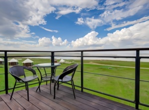 Casa Modulare in Legno con Tetto a Piramide in PVDF, Stile Resort Hotel, Cabina con Terrazza Esterna, Resistente Chalet per Glamping - Product Image 4