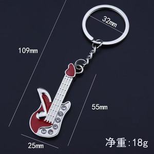Y2K UV Cartoon Style Schlüssel bund Vintage Metall Glitter Gitarre mit Retro Millennium Bling Modische Karabiner Schlüssel ring Zubehör - Product Image 3