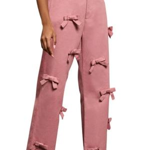 กางเกงยีนส์เดนิมสีชมพูปักโลโก้ S&L พร้อมดีเทลโบว์/ กางเกงยีนส์ริบบิ้นผู้หญิงสไตล์ Y2k ขอบยีนส์ยังไม่เย็บ ผลิตจากโรงงาน - Product Image 2