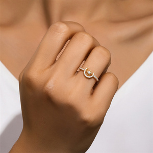 Anillo CANNER de Plata de Ley 925 con Diseño Exquisito de Estrella y Luna, Elegante Anillo de Oro de 18K - Product Image 6