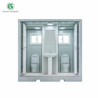 Cabine de toilettes portable pour chantier, WC mobile préfabriqué, toilettes extérieures durables en plastique avec réservoir d'eau pour les travailleurs