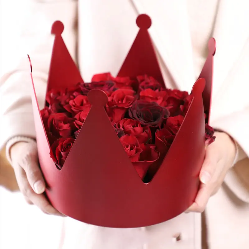 High quality luxury metal crown shape eternal preserved roses flower gift packaging box for birthday