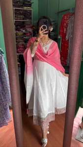 Robe de mariée de créateur haut de gamme avec ensemble pantalon brodé, approvisionnement direct d'usine disponible à un prix de gros abordable - Product Image 3