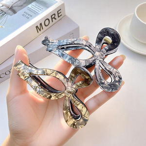 Barrettes à cheveux tendance en PVC avec motif léopard et nœud, antidérapantes, pour adolescentes - Product Image 2