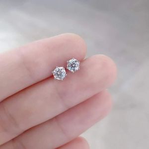 Pendientes de Oro de 18K Xinfly, Diseño Clásico de Seis Garras, 0.64CT H-VVS, Gran Venta de Verano, Diseño Elegante Occidental para Novia, Compromiso, Boda - Product Image 1
