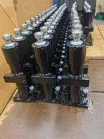 Haute pression 2T petit cylindre hydraulique nouvel accessoire de chariot élévateur à roulement à billes en acier allié pour voie de palette électrique fabriqué en chine
