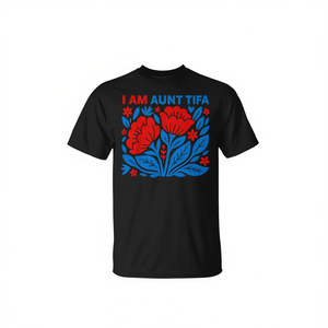 Camiseta floral I Am Aunt Tifa para mujer, diseño de cuello redondo negro - Product Image 2