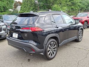 Toyota <span class=keywords><strong>Corolla</strong></span> Cross <span class=keywords><strong>XLE</strong></span> AWD SUV <span class=keywords><strong>2023</strong></span> Usado en Excelente Estado, Asientos de Cuero Oscuro, Control de Crucero Adaptativo, Volante a la Izquierda, Neumáticos R18, Transmisión Automática, Techo Solar, Luces LED - Product Image 3