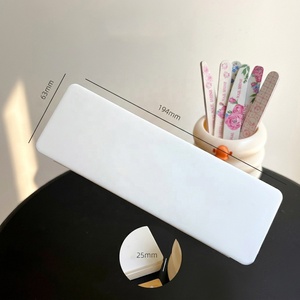 <span class=keywords><strong>Kit</strong></span> 5 in 1 in custodia bianca con lima <span class=keywords><strong>per</strong></span> <span class=keywords><strong>unghie</strong></span> in legno sottile con motivi stampati su entrambi i lati e buffer, in cinque colori - Product Image 4