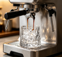 Verres rotatifs en verre hautement esthétiques en stock, verres à eau domestiques, verres à whisky, verres à cold brew.