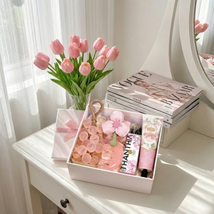 Set Regalo Premium Lunaire per il Relax con Sapone a Forma di Uva, Fiore, Asciugamano, Pettine in Giada per il Cuoio Capelluto e Crema Mani, Ideale per <span class=keywords><strong>Regali</strong></span> di Compleanno - Product Image 2