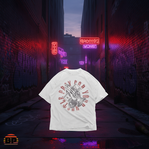 T-shirt graphique mains en prière et billets de banque, style gothique Y2K, effet délavé vintage, coupe oversize, unisexe, streetwear - Product Image 2