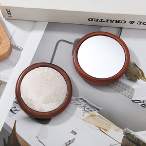 Un nouveau miroir de maquillage portable rond en bois, de style chinois, en brocart Song, exquis et haute définition, pour les filles. - Product Image 3