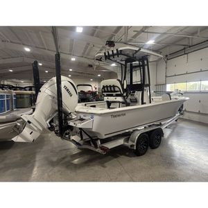 Barco de Pesca TideWater 2300 CB 2026 con Consola Central de Aluminio, Motor de 300HP, para Pesca y Entretenimiento, Exportado - Product Image 6