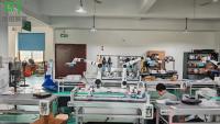 Ligne de production de drones semi-automatique personnalisée, ligne de montage de drones à double vitesse, capacité de la machinerie 500, marque Sanhok