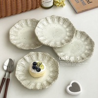 Assiette à dessert ronde en porcelaine de 6 pouces, style rétro français, non toxique, motif gravé, pour le thé de l'après-midi, usage domestique/restaurant/hôtel