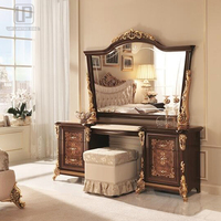 Lit double en bois sculpté à la main avec revêtement en tissu, style chambre à coucher, vente chaude