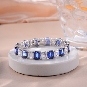 สร้อยข้อมือเทนนิสแบบวินเทจประดับไพลินสังเคราะห์จาก All Fashion Lab  ทำจากเงินสเตอร์ลิง ชุบทอง ชุบโรเดียม ผลิตโดยบุคคลที่สาม - Product Image 2