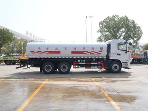 Camion-citerne à eau diesel Shacman Heavy 6x4 de 20 m³ avec arroseur, norme Euro 3, garantie 2 ans - Product Image 5