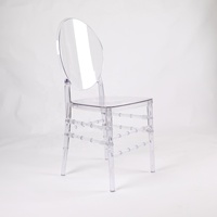 Chaises en acrylique transparentes empilables de luxe pour hôtel, mariage, événements, avec coussins