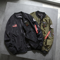 Blouson décontracté pour homme avec capuche et col montant, logo frontal, coupe-vent, respirant, 100 % polyester, léger, style moto et urbain